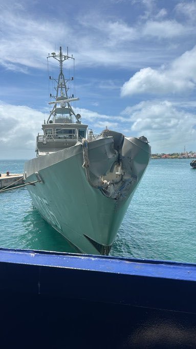 Patrulla de la SEMAR choca contra ferry en pleno muelle de Isla Mujeres