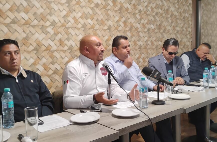 Transportistas del Edomex desconocen a Juan Hugo de la Rosa como interlocutor