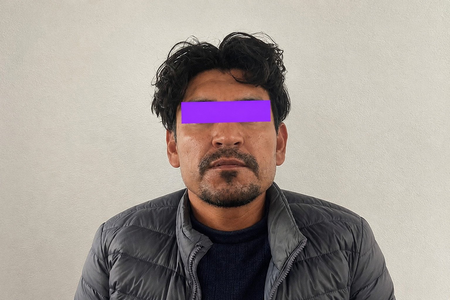 Resguardan predio en #Metepec tras localizar vehículo de lujo con reporte de robo; hay un detenido