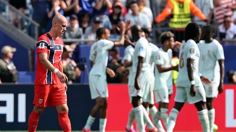Francia golea a una Noruega sin Haaland que sacó a su equipo «B»; Senegal mantiene esperanzas. Video
