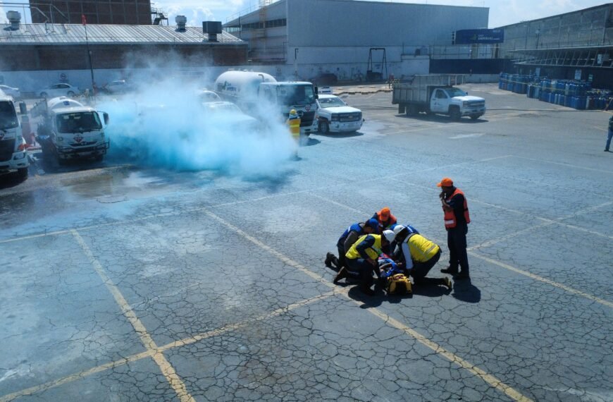 Simulacros de emergencia química en plantas de Toluca