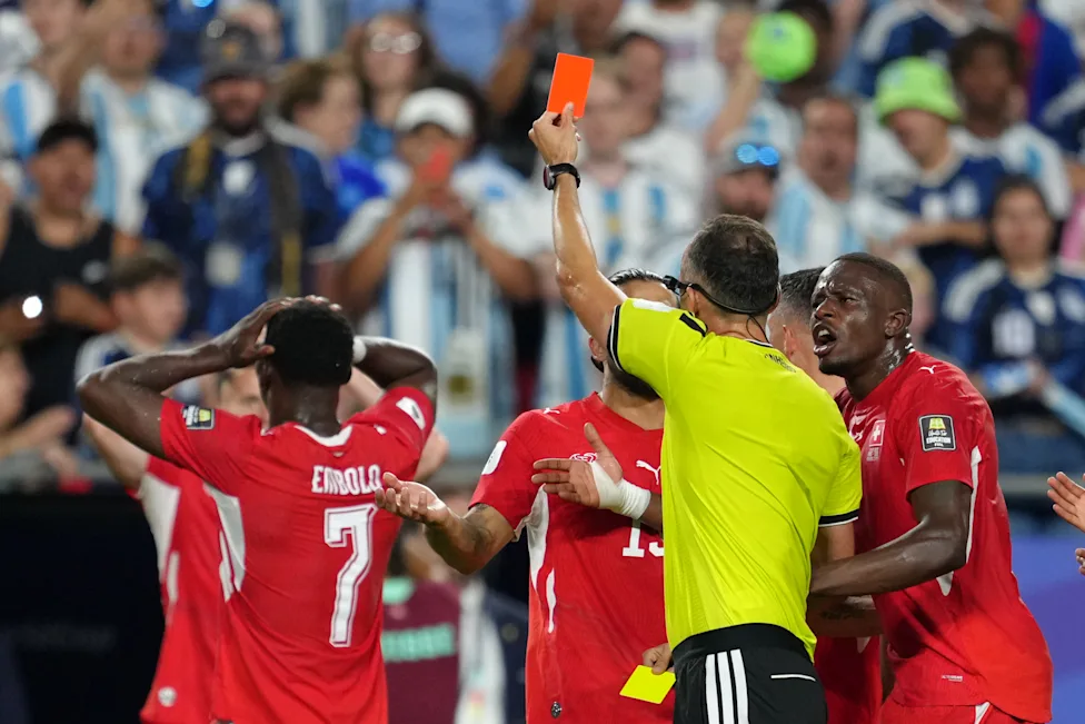 Finalmente reconocen error arbitral clave que favoreció a Argentina en el Mundial; expulsión no debió ocurrir