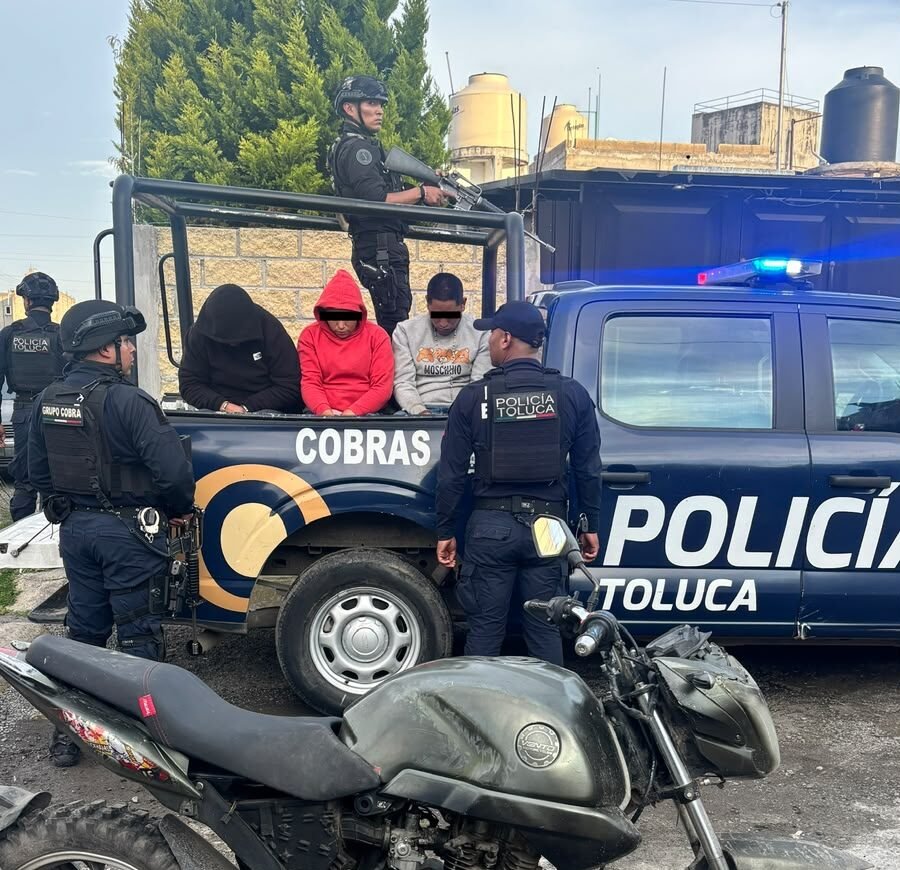 Desmantelan punto de narcomenudeo en #Toluca, tres detenidos; también tenían motos robadas