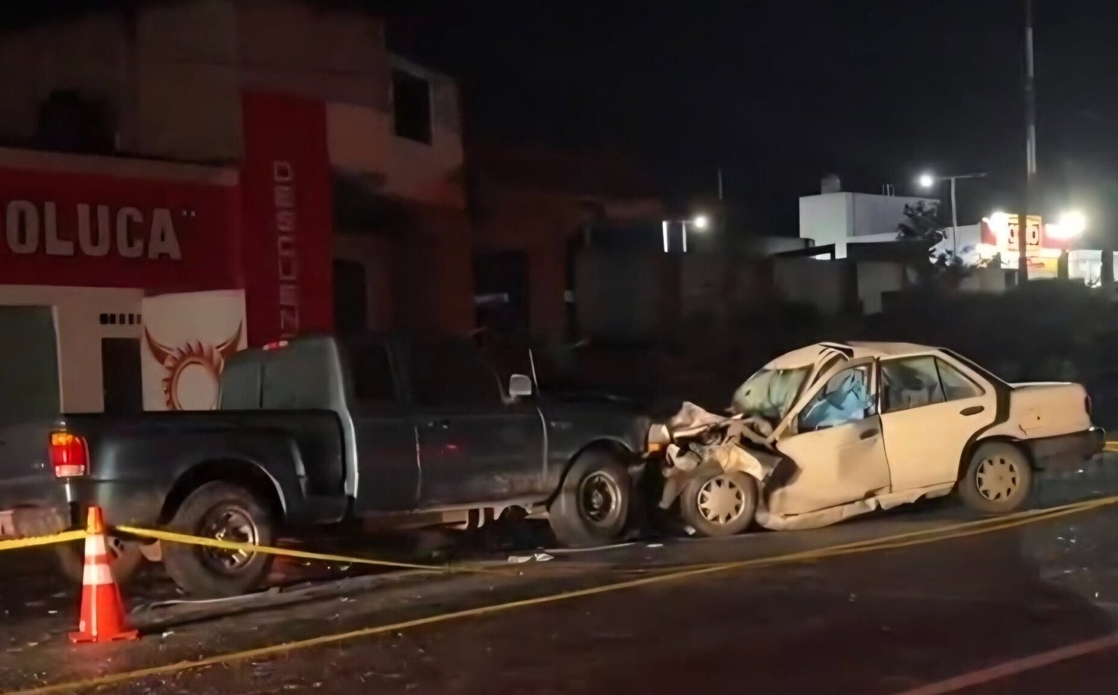Trágico accidente en #Zinacantepec; pareja y bebé pierden la vida tras choque frontal