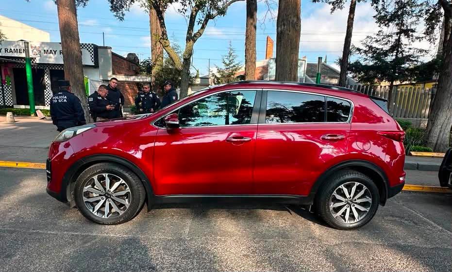 Recuperan camioneta con reporte de robo en #Toluca; un detenido