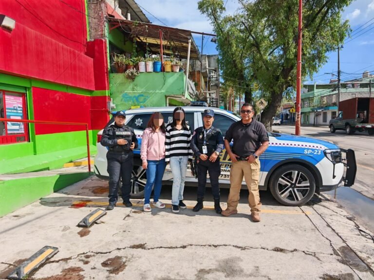 Policía de #Metepec localiza a menor extraviada y la reúne con su familia
