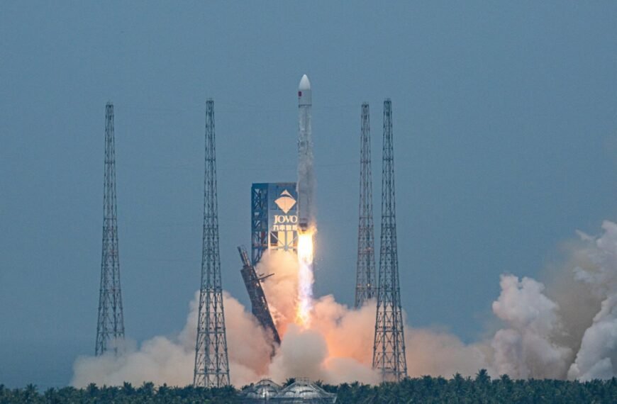 China logra su primera recuperación exitosa de un cohete orbital reutilizable. Video