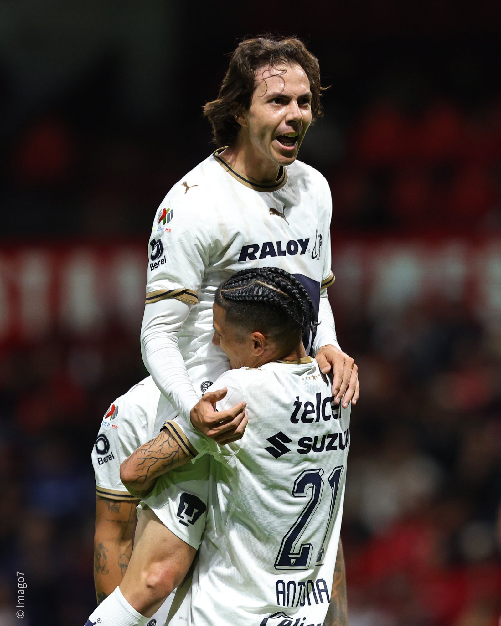 Con goles de sus ex, Toluca cae ante Pumas en casa. Video