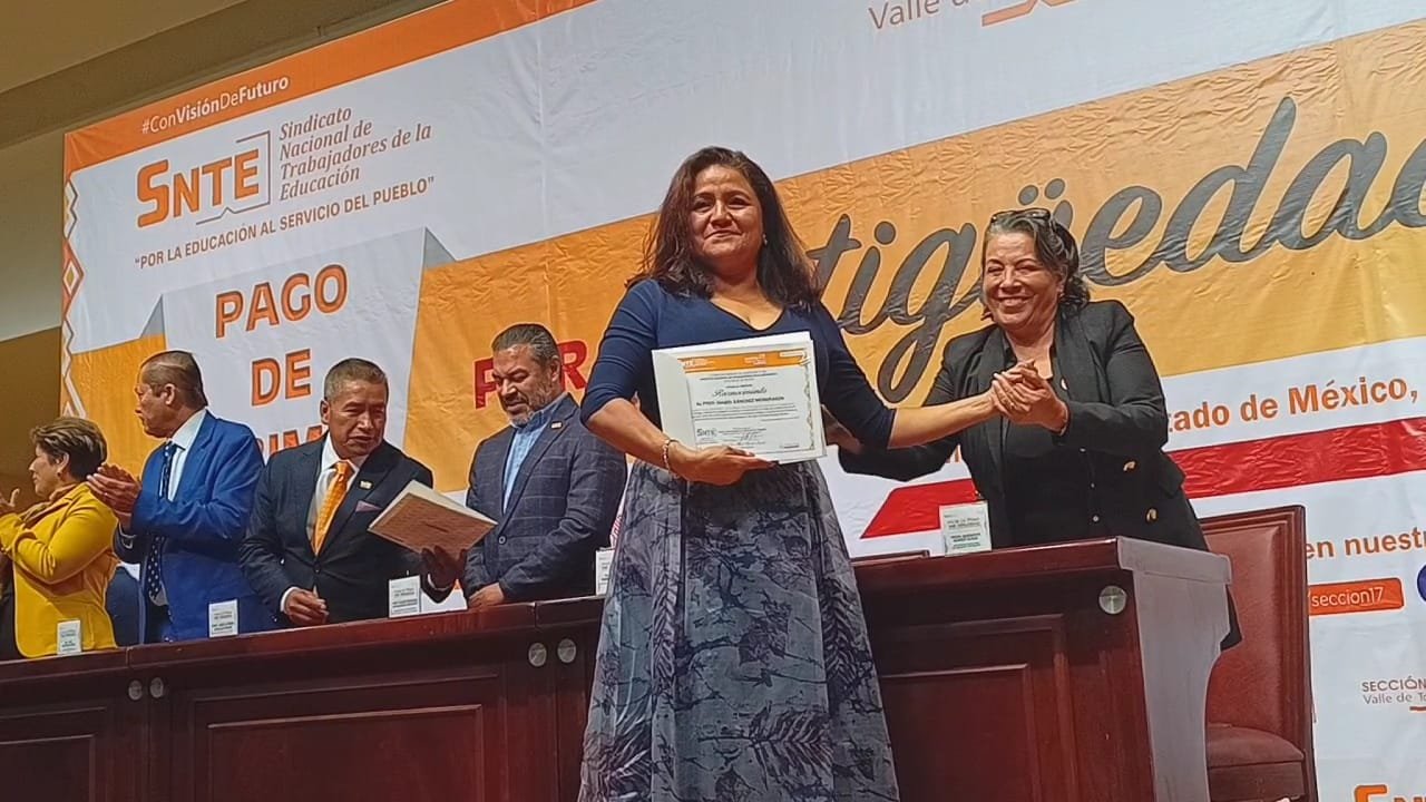 SNTE reconoce el esfuerzo y legado de 215 trabajadores de la educación con entrega de prima por antigüedad en el Valle de Toluca