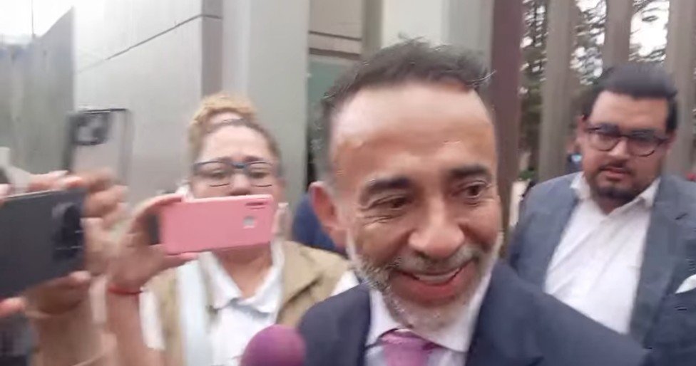 Tras ocho horas de audiencia, Fernando Flores confirma: “Seguiré siendo el alcalde de Metepec”