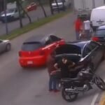 ¿Fue intencional o no lo vio? Piden ayuda para identificar a conductor que se dio a la fuga tras arrollar a trabajador en #Atizapán. Video anycript_thumbnail_2 (47)