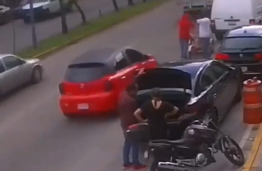 ¿Fue intencional o no lo vio? Piden ayuda para identificar a conductor que se dio a la fuga tras arrollar a trabajador en #Atizapán. Video