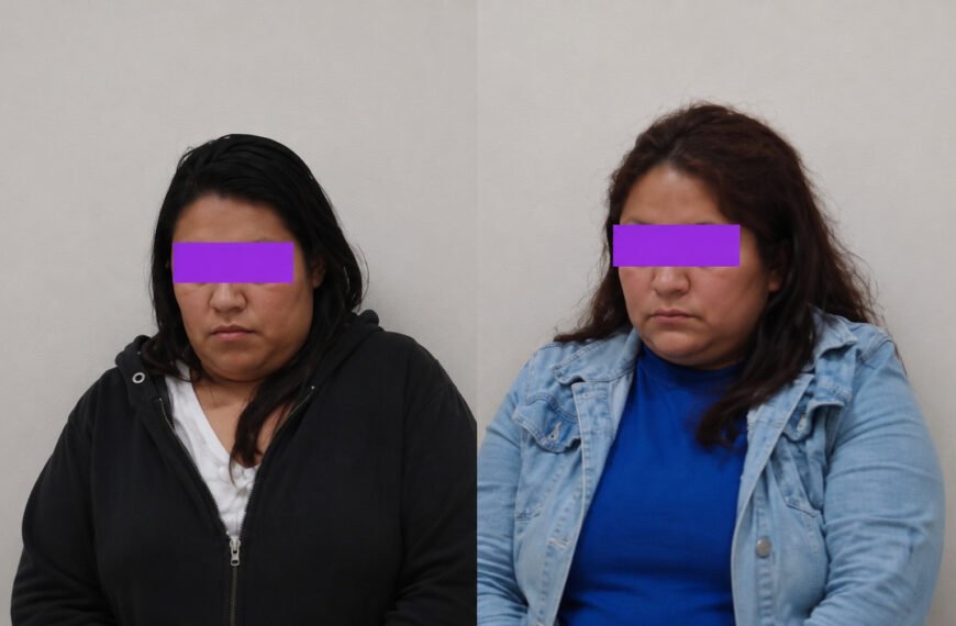 Las iban a multar por traer la música alta en su auto en #Toluca; traían estupefacientes