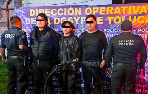 Capturan a 3 sujetos robando cable del Tren Interurbano en #Toluca