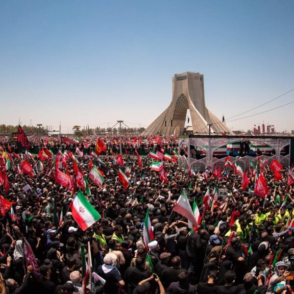 Mientras Irán celebraba el funeral más grande de la historia, se reanudan los ataques bélicos en su contra; se tambalean los intentos de paz