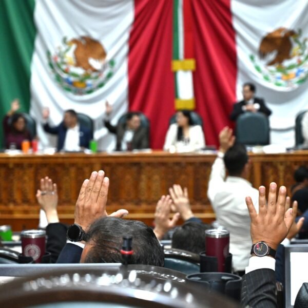 Reduce Legislatura de 15 a 8 las categorías de la Presea Estado de México