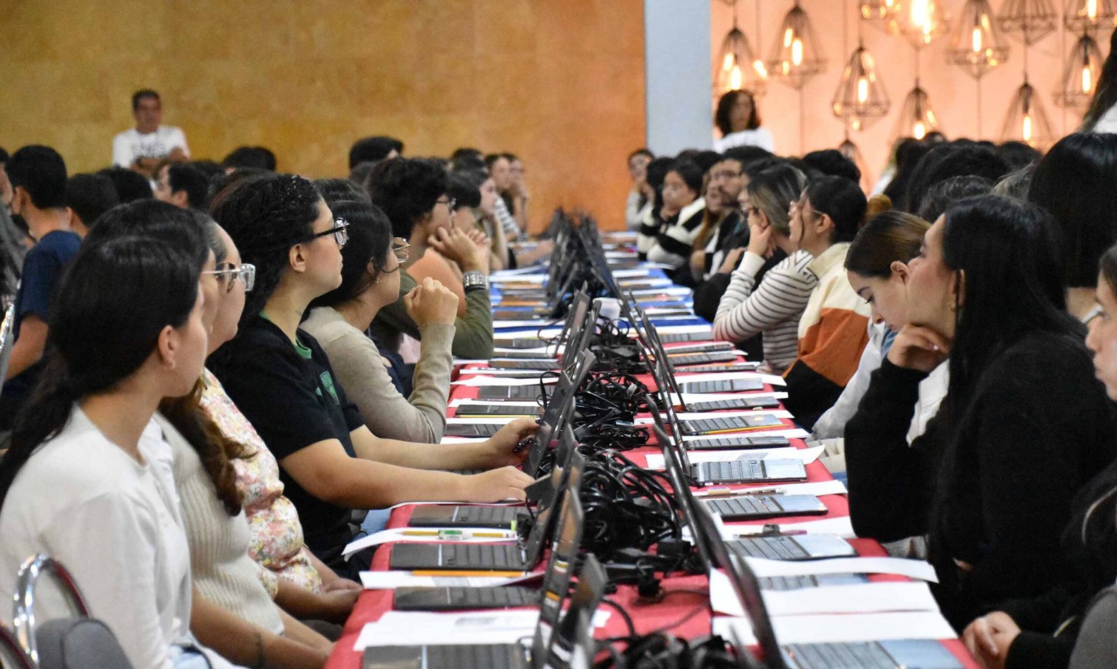 UNAM concluye Examen de Control Presencial en León y Oaxaca