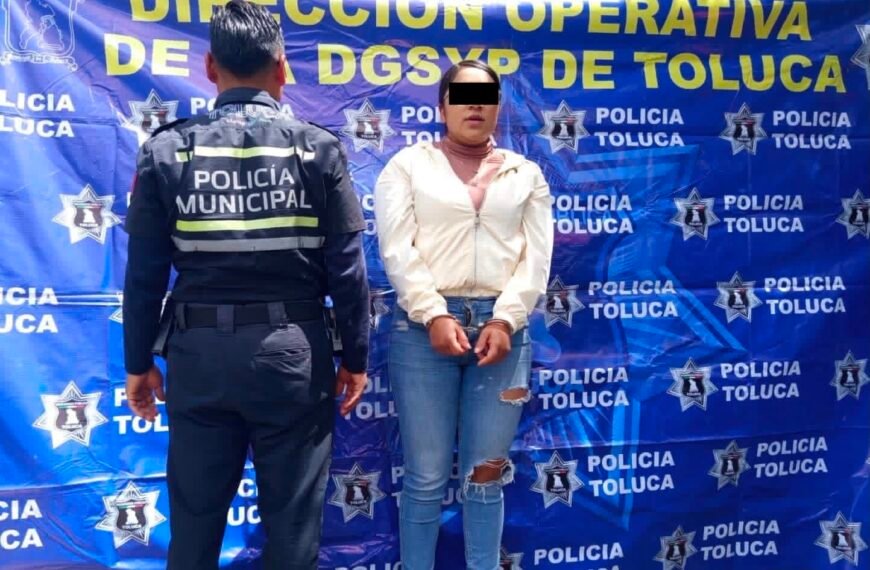 Capturan a mujer en moto robada en #Toluca