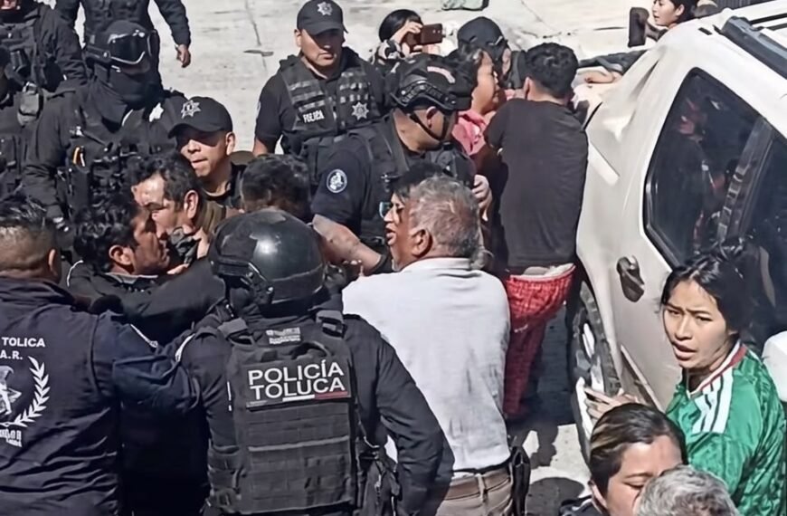 Agreden a actuarios y policías durante diligencia judicial en Toluca