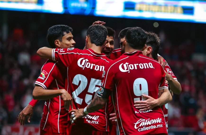 Toluca FC se reencuentra con el triunfo, ante un Necaxa que terminó con 9 hombres. Video