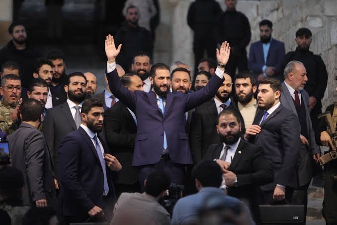 Termina la guerra en Siria: Al Qaeda y kurdos se abrazan y se quitan la máscara. Triunfó el plan imperialista