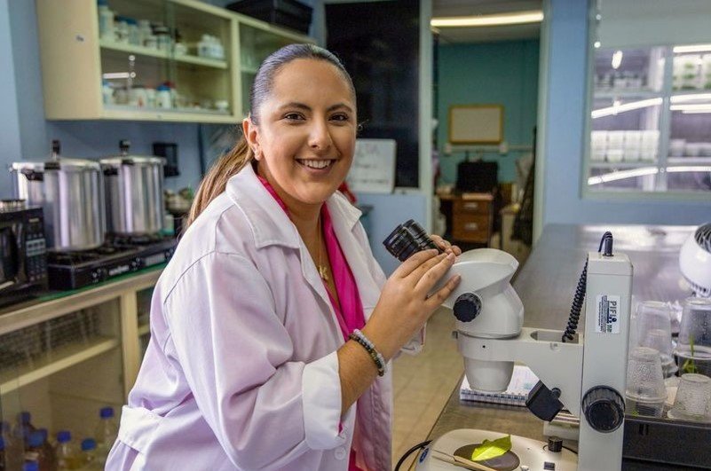 Biotecnología que transforma residuos en riqueza: egresada de la UAEMéx, en la lista Forbes 30 Under 30