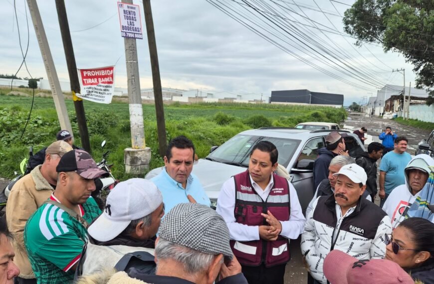 Vecinos de San Pedro Totoltepec piden mejorar vialidades; Toluca anuncia rehabilitación