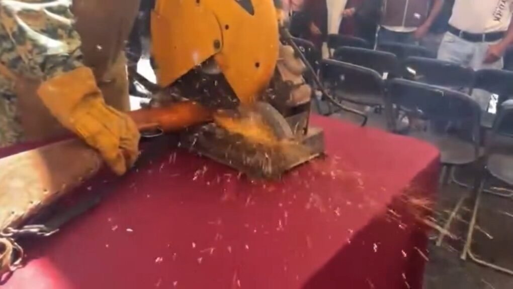 ¿Cómo ocurrió? Soldados destruyen un arma cargada y cuatro personas resultan lesionadas en Michoacán. Video