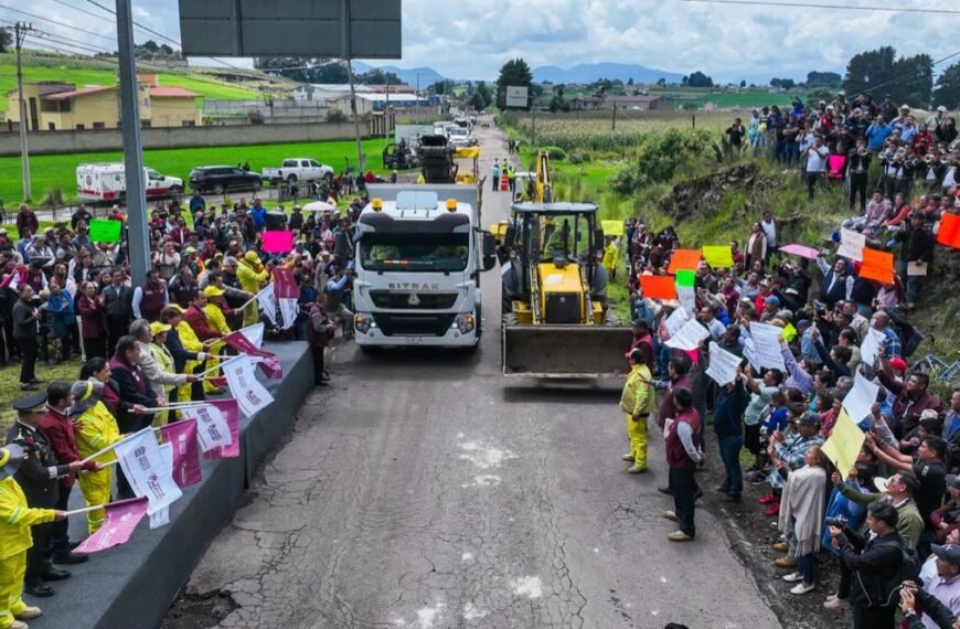 Gobierno mexiquense reconstruirá el Camino Viejo a Chalma tras petición ciudadana en Xalatlaco
