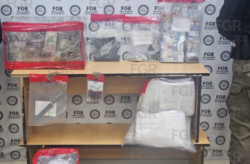 Aseguran predio con más de 76 mil litros de hidrocarburo ilegal y más de 2 millones de pesos en Ecatepec