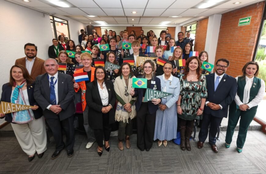 UAEMéx recibe a 21 jóvenes de 10 países para un intercambio cultural