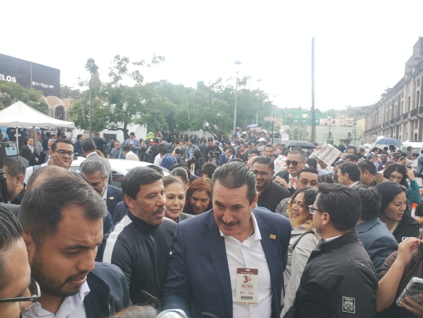Líder de la Sección 17 del SNTE presente en Tercer Informe de Delfina Gómez