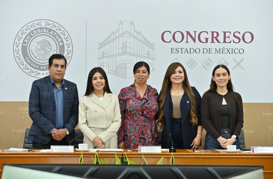 Analizan poner límites al uso de celulares y dispositivos electrónicos a niños del Estado de México