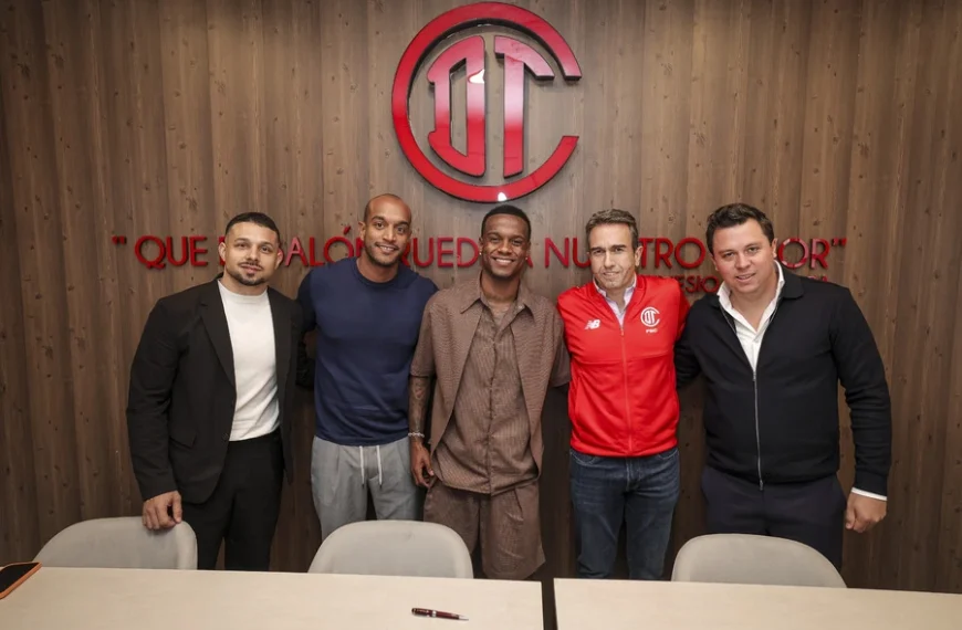 Helinho extiende su contrato con Toluca hasta 2029