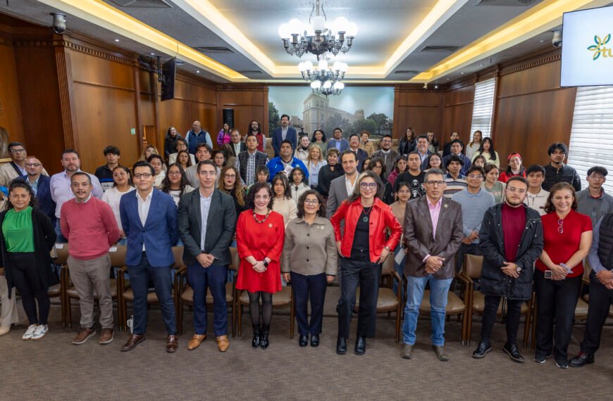 UAEMéx analiza los retos que enfrenta el periodismo crítico en México