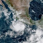 OJO: Tormenta Polo sería un súper huracán, está a 300 km de Guerrero; estas son sus posibles trayectorias polo