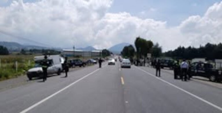 Operativo coordinado en Zinacantepec revisa a 123 personas y 80 vehículos