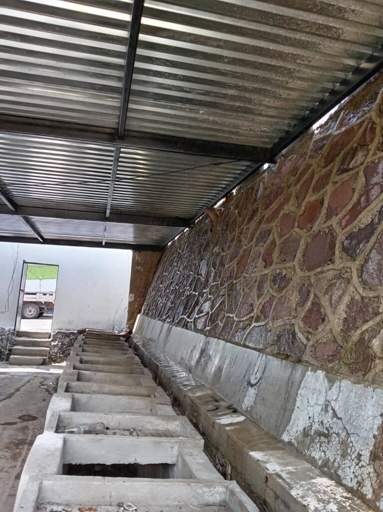Reconstruyen 20 lavaderos comunitarios de La Teresona, en Toluca, tras seis años de abandono