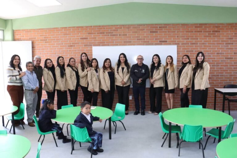 Entregan nueva aula en jardín de niños de Santa María del Monte, Zinacantepec