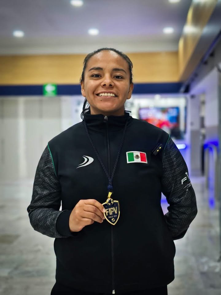 Fátima Moreno, de Zinacantepec, se corona campeona mundial de Frontball en Argentina