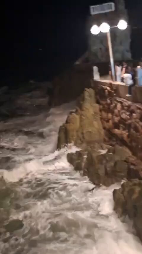 Tragedia en El Clavadista de Mazatlán: hombre muere tras lanzarse al mar en medio de fuerte oleaje