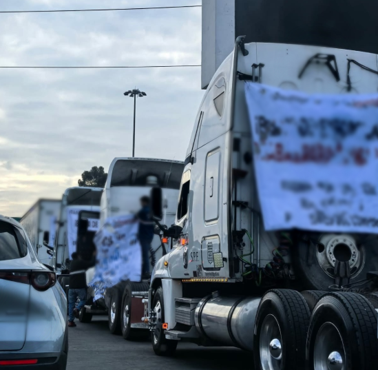 Paro nacional de transportistas provoca afectaciones en Edoméx y CDMX; anuncian nuevas negociaciones