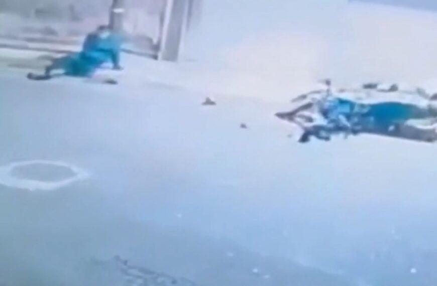 Video revela cómo un auto en sentido contrario impactó a motociclista que perdió la vida en Metepec