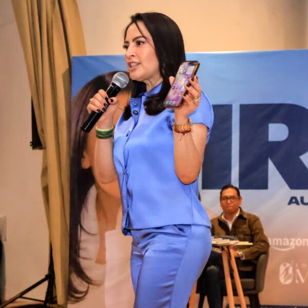 Iraí Albarrán presenta en #Metepec su primer libro, Desconectar para Conectar