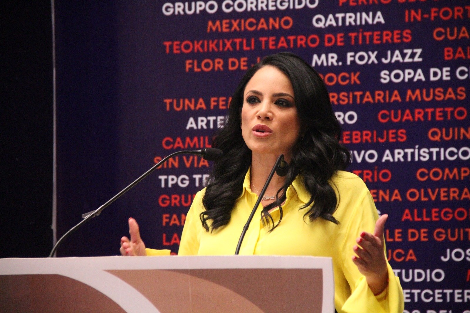 Entre pulrones y calaveras de azúcar: la quinta generación que mantiene vivo el alfeñique en los portales de Toluca