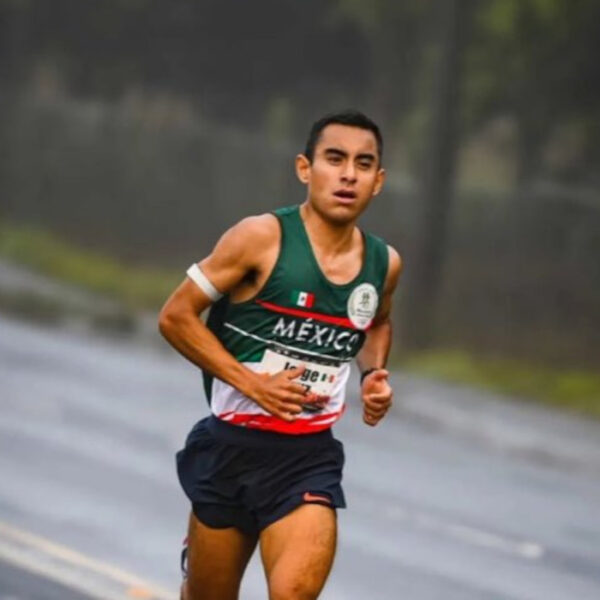 Mexiquense rompe récord mexicano de maratón que llevaba 31 años vigente; Jorge Luis Cruz hace historia en Chicago