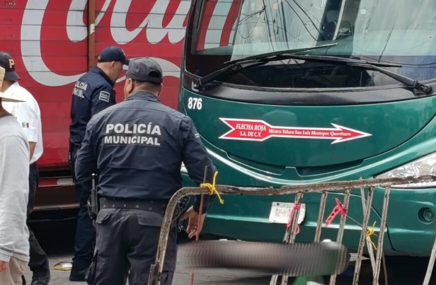CODHEM investiga violencia policial contra periodistas en Temoaya, tras trágico accidente; Ayuntamiento justifica la agresión